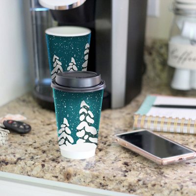 Chinet Comfort Cup and Lids, 16 Oz. 70 Ct.