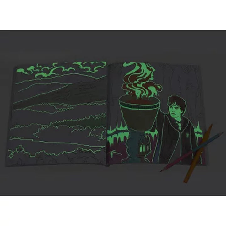 Harry Potter Glow in the Dark Coloring Book (Paperback)