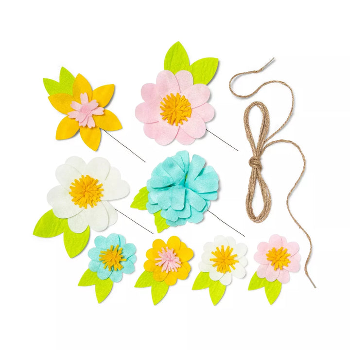 Create-Your-Own Felt Flower Garland Kit - Mondo Llama™