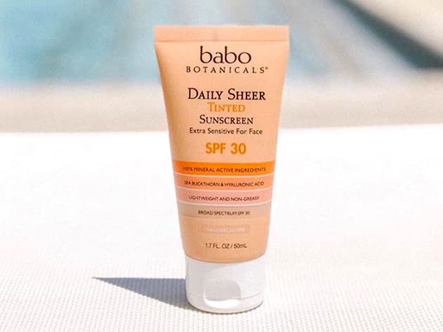 Babo Botanicals Daily Sheer Mineral Tinted Sunscreen SPF30 - Natural Zinc Oxide & Titanium Dioxide - Tinted - Healthy Glow - Fragrance-Free -Rosehip Oil & Hyaluronic Acid - For Face - For all ages