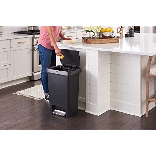 Rubbermaid Premier Series II Step-on Trash Can for Home and Kitchen, with Lid Lock and Slow Close, 13 Gallon, Charcoal, for Home/Kitchen/Hotel/Lobby/Office 13G - Classic Plastic