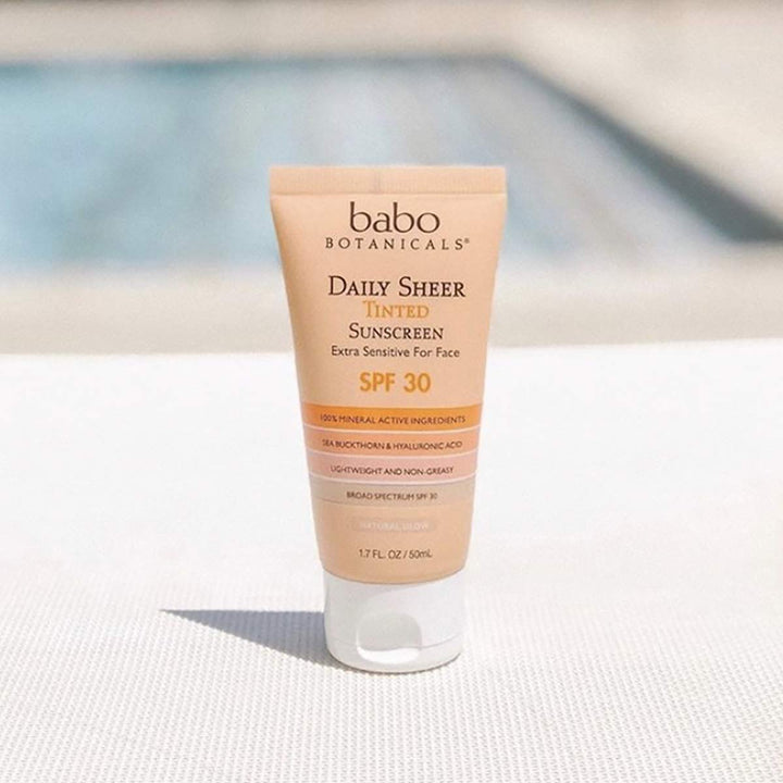 Babo Botanicals Daily Sheer Mineral Tinted Sunscreen SPF30 - Natural Zinc Oxide & Titanium Dioxide - Tinted - Healthy Glow - Fragrance-Free -Rosehip Oil & Hyaluronic Acid - For Face - For all ages