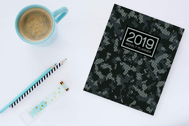 2019 Weekly Planner: 19x23cm (7.5x9.25”) Portable Format Weekly & Monthly 12 Month Planner: Gray & Black Camo Mesh for Men & Boys