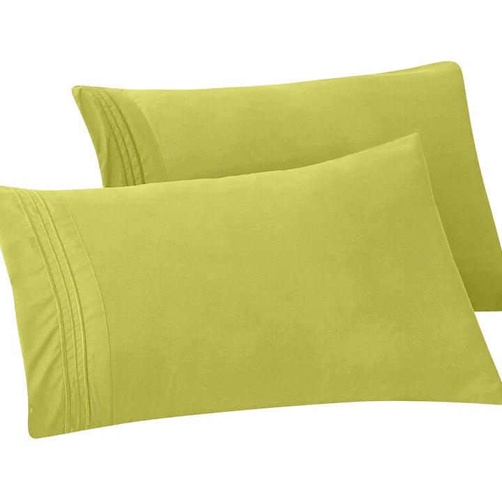 Elegant Comfort Solid Pillowcases 1500 Thread Count Egyptian Quality Microfiber - Smooth Weave, Wrinkle and Fade Resistant, Easy Slip-On, 2-Piece Set, Standard/Queen Pillowcase, Pistachio Green