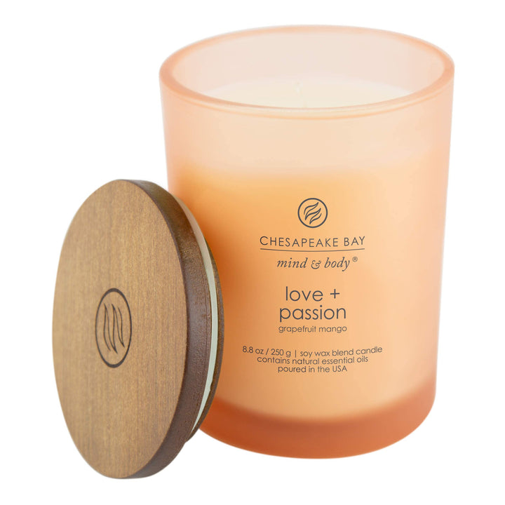 Chesapeake Bay Candle PT31905 Scented Candle, Love + Passion (Grapefruit Mango), Medium, Home Décor LOVE/PASSION Medium Jar