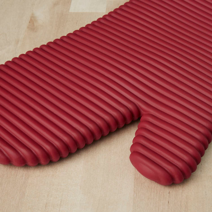 KitchenAid Ribbed Soft Silicone Oven Mitt Set, 7"x13", Passion Red 2 Count