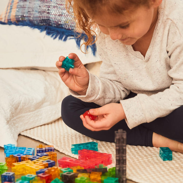 edxeducation Translucent Linking Cubes - Construction Toy for Early Math - Set of 100 - 0.8 Inch - Light Table Toy - Elementary + Preschool Learning Translucent - Set of 100