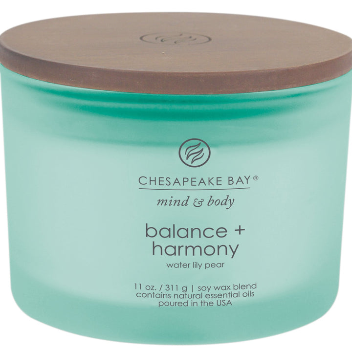 Chesapeake Bay Candle PT40255 Scented Candle, Love + Passion (Grapefruit Mango), Coffee Table , Orange, Home Décor 3-Wick Coffee Table Jar LOVE/PASSION