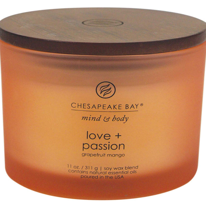 Chesapeake Bay Candle PT40255 Scented Candle, Love + Passion (Grapefruit Mango), Coffee Table , Orange, Home Décor 3-Wick Coffee Table Jar LOVE/PASSION