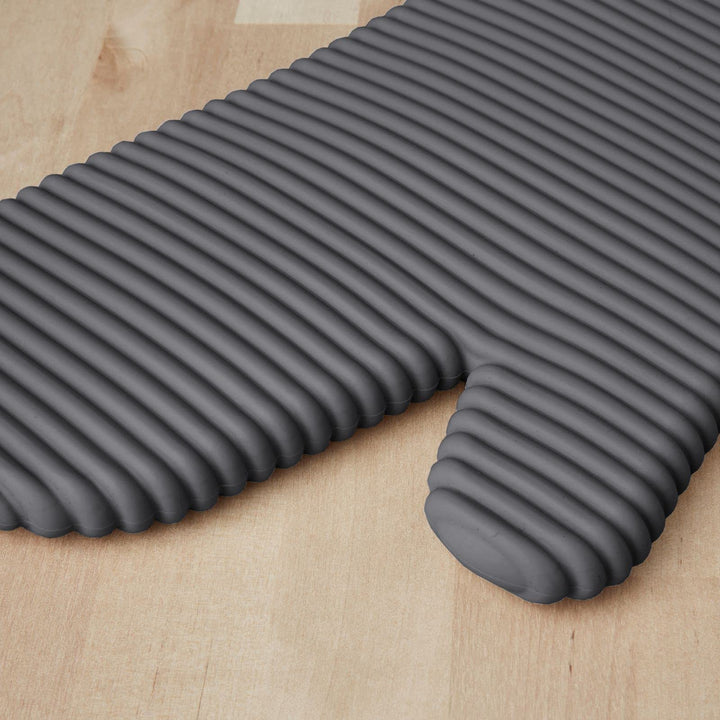 KitchenAid Ribbed Soft Silicone Oven Mitt Set, Charcoal Grey 2 Count , 7.5"x13"