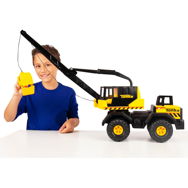 Tonka Steel Classics, Mighty Crane - Made With Steel and Sturdy Plastic, Big Construction Truck, Boys and Girls Ages 3+, Toddlers, Birthday Gift, Christmas, Holiday