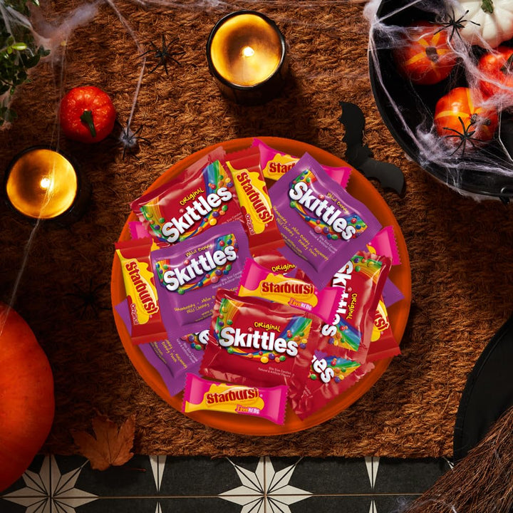 SKITTLES Original, SKITTLES Wild Berry & STARBURST Original and STARBURST FaveReds Nut Free Halloween Fun Size Chewy Candy Individually Wrapped Trick or Treat Variety Bag, 32.28 Oz Jumbo Pack