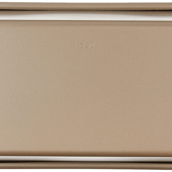 Cuisinart 9-Inch Chef's Classic Nonstick Bakeware Loaf Pan, Champagne