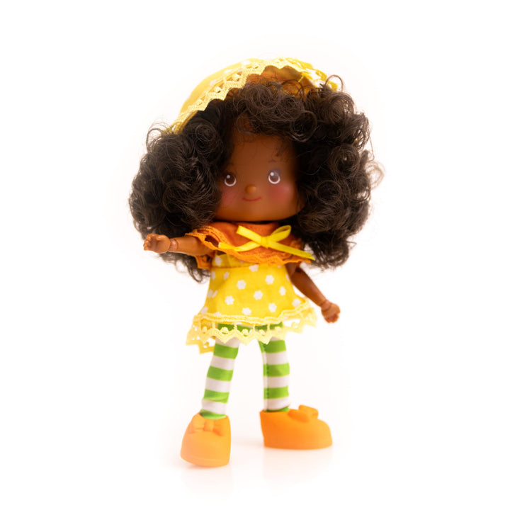 Strawberry Shortcake 5.5-inch Orange Blossom Poseable Scented Fashion Doll with 4 Surprise Reveal Accessories