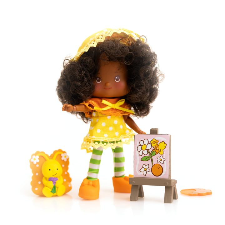 Strawberry Shortcake 5.5-inch Orange Blossom Poseable Scented Fashion Doll with 4 Surprise Reveal Accessories