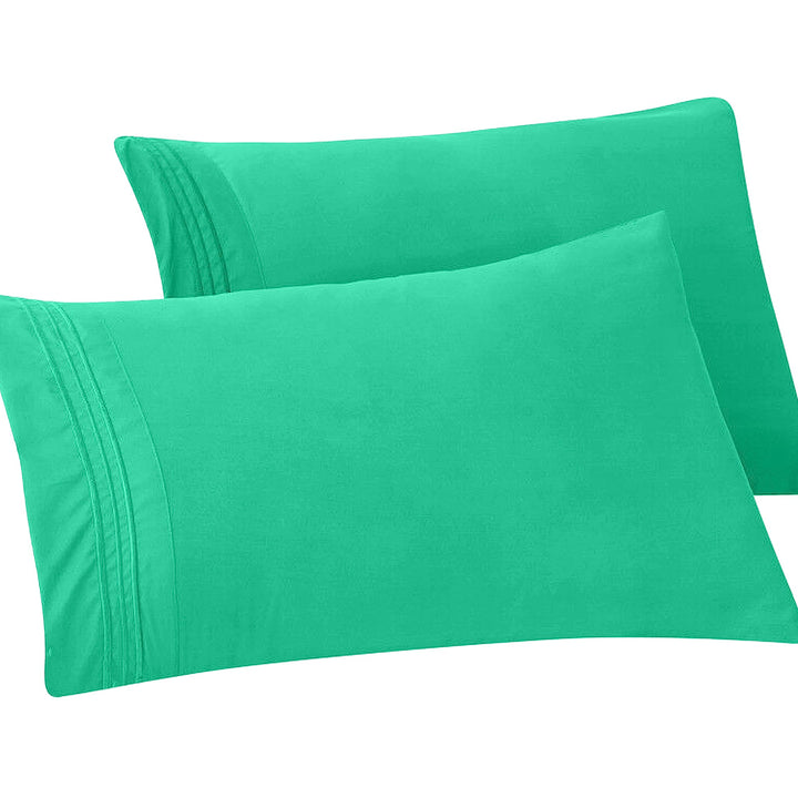 Elegant Comfort Solid Pillowcases 1500 Thread Count Egyptian Quality Microfiber - Smooth Weave, Wrinkle and Fade Resistant, Easy Slip-On, 2-Piece Set, Standard/Queen Pillowcase, Paradise Teal 2-Pack