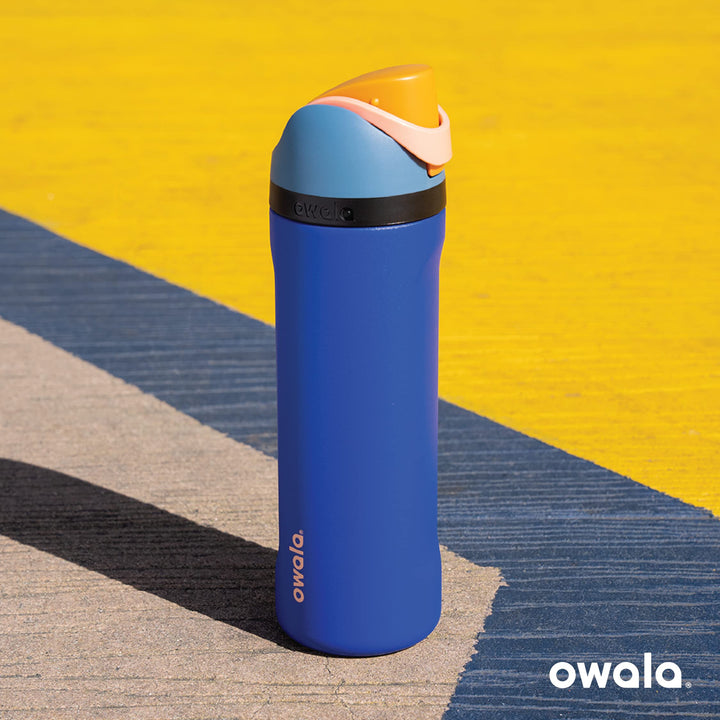 Owala FreeSip Insulated Stainless Steel Water Bottle with Straw, BPA-Free Sports Water Bottle, Great for Travel, 32 Oz, Very, Very Dark