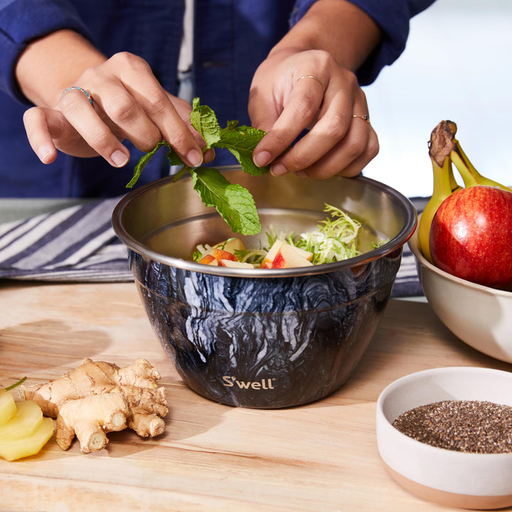 S'well Stainless Steel Salad Bowl Kit - 64oz, Azurite - Comes with 2oz Condiment Container and Removable Tray for Organization - Leak-Proof, Easy to Clean, Dishwasher Safe 64 oz Azurite Marble