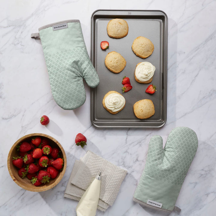 KitchenAid Asteroid Oven Mitt Set, 7"x12.5", Mineral Water Aqua, 2 Piece