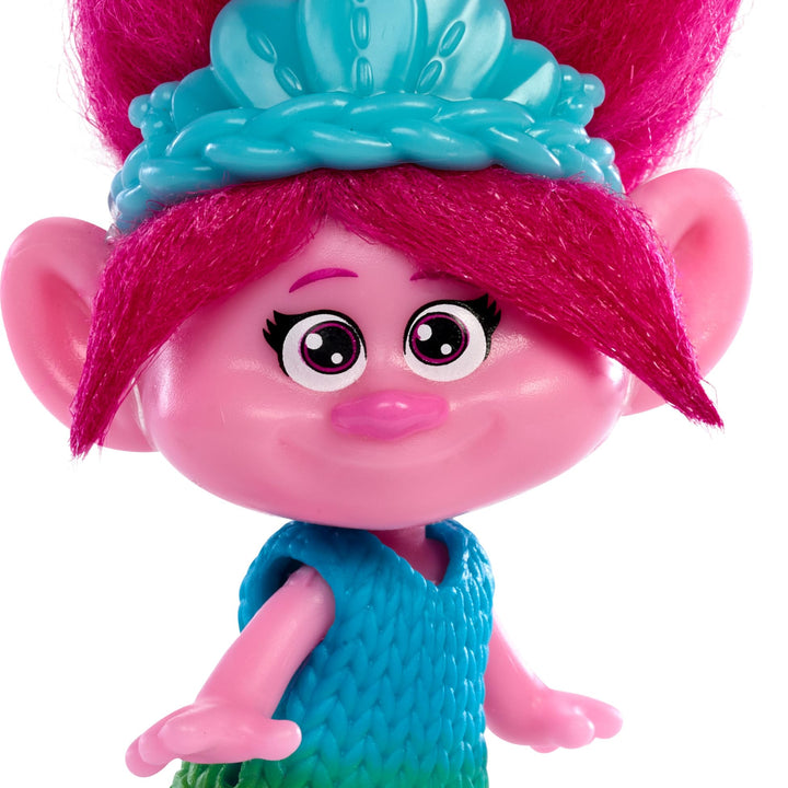 Mattel DreamWorks Trolls Band Together Toys, Best of Friends Pack with 5 Small Dolls & 2 Character Figures, Includes Queen Poppy Doll (Exclusive) Doll 5-Pack