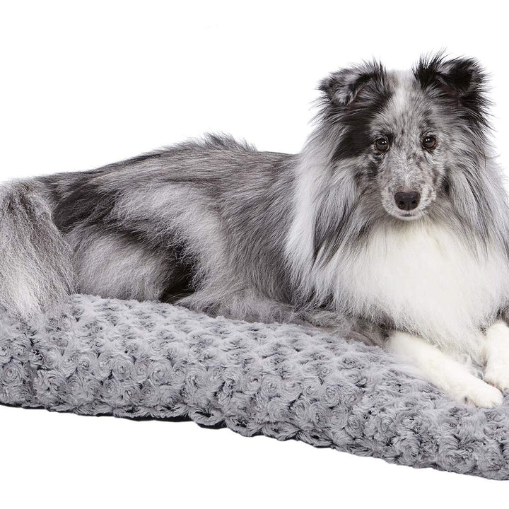 MidWest Homes for Pets Deluxe Dog Beds Super Plush Dog & Cat Beds Ideal for Dog Crates Machine Wash & Dryer Friendly, 1-Year Warranty Gray 30-Inch