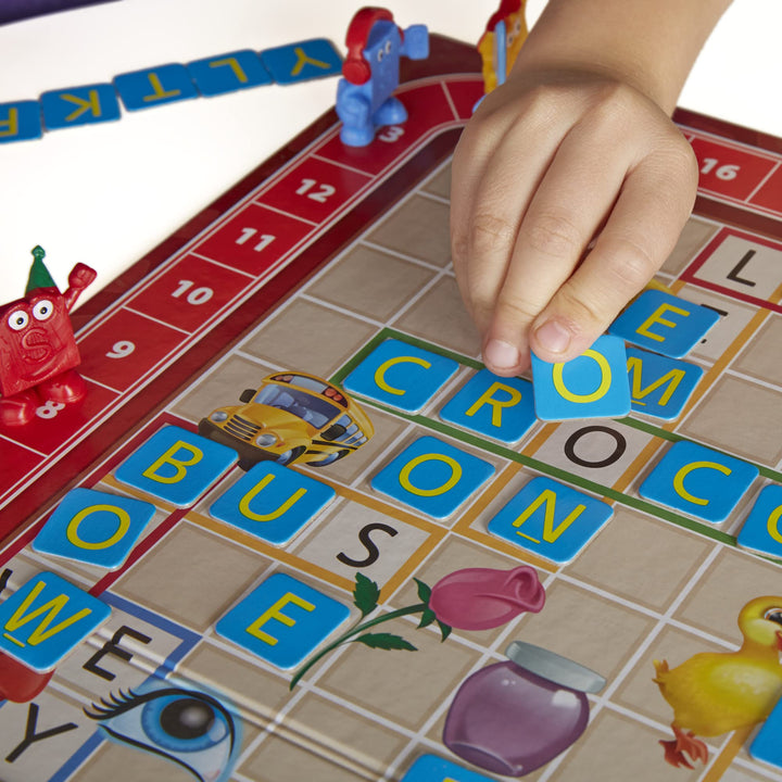 Hasbro Gaming Scrabble Junior Game, Family Educational Board Game for Kids, 2-4 Players, 5+ Years