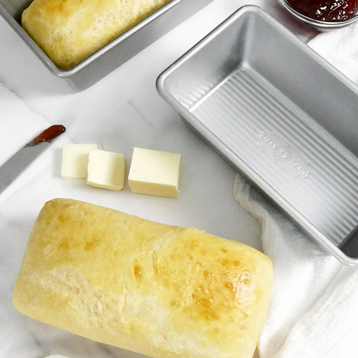 USA Pan Bakeware Seamless Nonstick Standard Bread Loaf Pan, 8 x 4.5 x 2.75 8.5 x 4.5 Seamless Loaf Pan