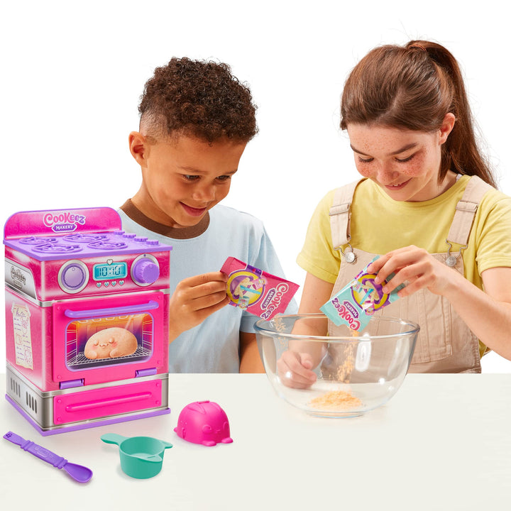 Cinnamon Treatz Oven. Mix & Make a Plush Best Friend! Place Your Dough in The Oven and Be Amazed When A Warm, Scented, Interactive, Friend Comes Out! Which Will You Make? Cinnamon Treatz