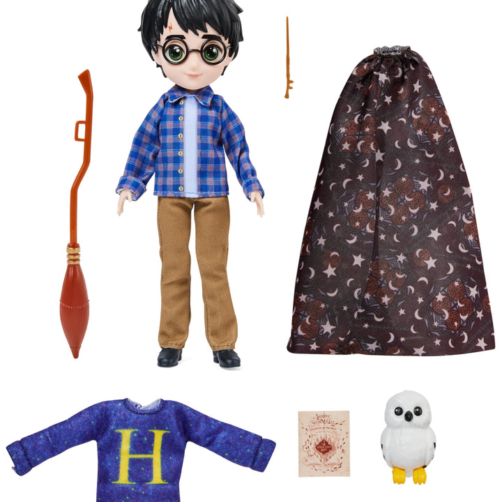 Wizarding World Harry Potter, 8-inch Harry Potter Doll Gift Set with Invisibility Cloak and 5 Doll Accessories, Christmas Gifts for Kids Harry Potter Gift Set