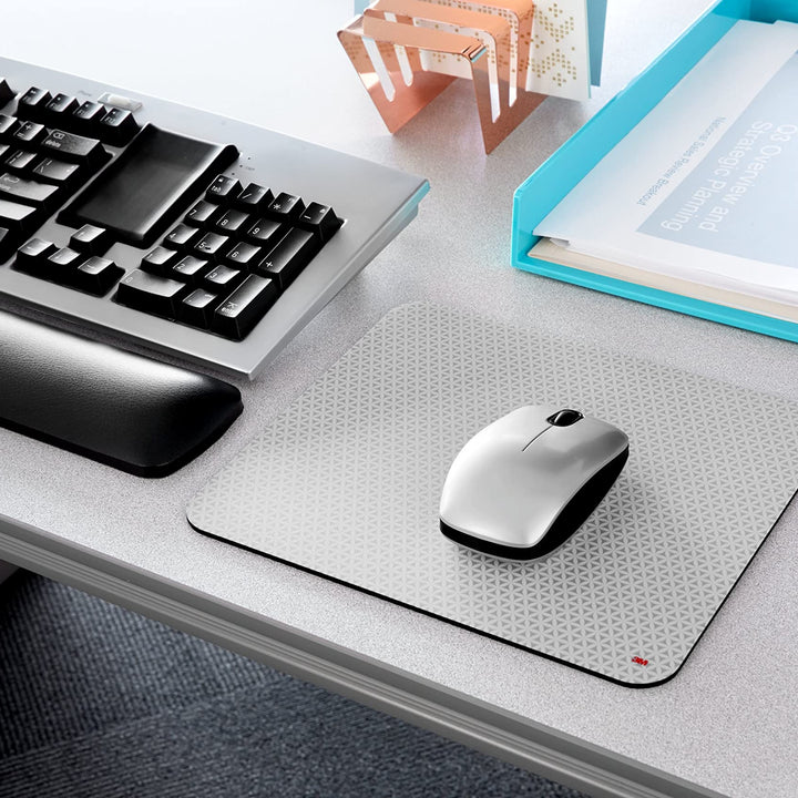 3M Precise Mouse Pad Enhances the Precision of Optical Mice at Fast Speed, 9 in x 8 in (MP114-BSD1)