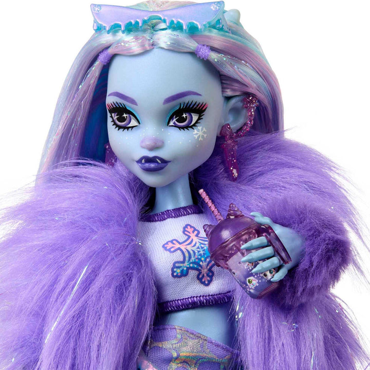 Monster High Doll, Abbey Bominable Yeti with Pet Mammoth Tundra & Accessories Including Furry Scarf & Snowflake Backpack Multicolor