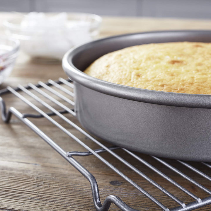 Chicago Metallic Professional Non-Stick Round Cake Pan, 9-Inch