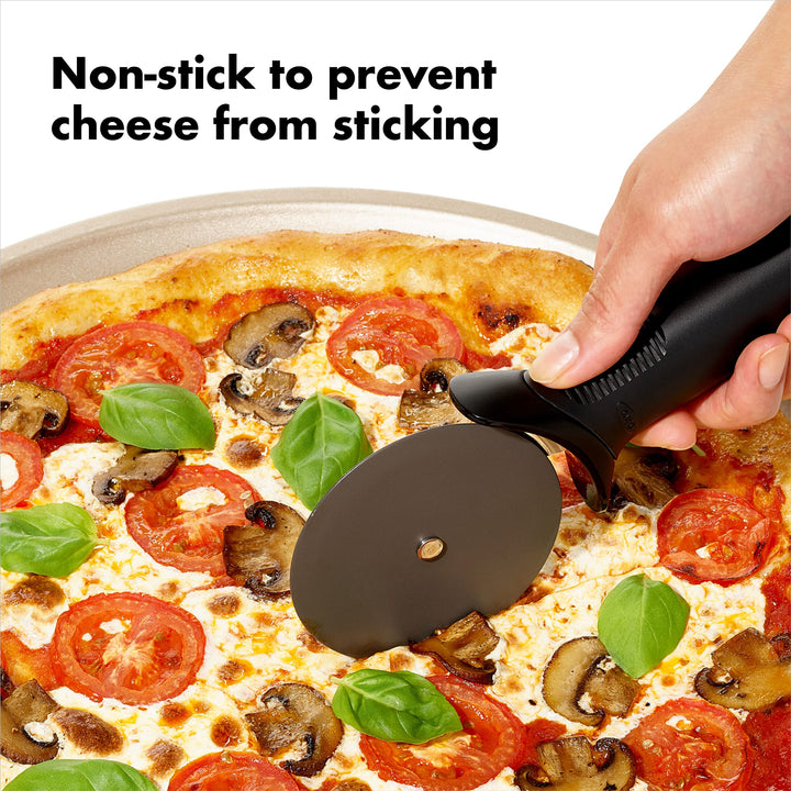 OXO Good Grips Pizza Wheel and Cutter for Non-Stick Pans Non-Stick Pizza Cutter