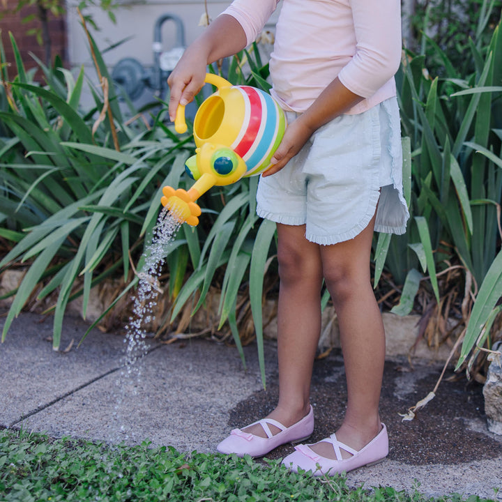 Melissa & Doug Sunny Patch Giddy Buggy Watering Can With Flower-Shaped Spout - Kid-Friendly Garden-Themed Pretend Play Watering Can For Kids